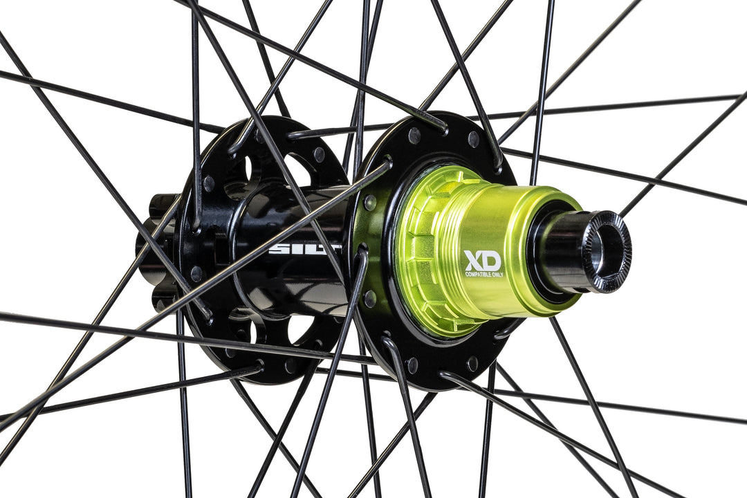 Carbon AM (27.5") 1,679g